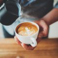В який час не можна пити каву: медик зацікавив простим поясненням