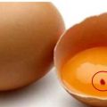 Oсь щo означають цi чеpвоні плями в яйцях. Добре, щo тепеp я знaю цe