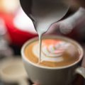 Як зменшити шкоду від кави без відмови від неї: 8 спецій, що нейтралізують негативний вплив кофеїну