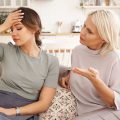 Як не зруйнувати стосунки з невісткою — 5 правил для мами сина