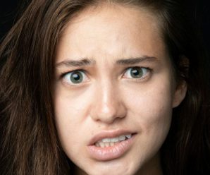 Як зрозуміти, що людина не хоче з вами спілкуватися: 5 тонких сигналів