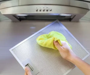 Без жодної хімії: розповідаємо ефективніший спосіб, як відмити решітку витяжки від жиру